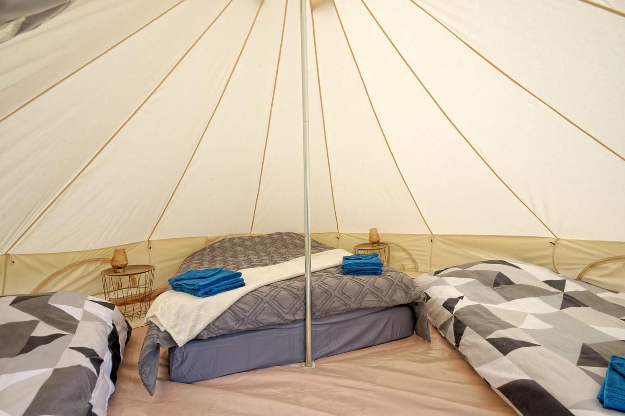 Hotel Tipi Experience L'Echappee Belle Saint-Maudez Esterno foto